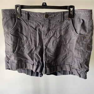 Women’s gray shorts